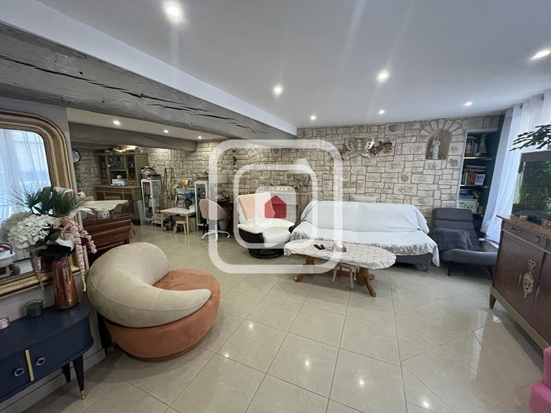 Maison - 141 m² - 6 pièces