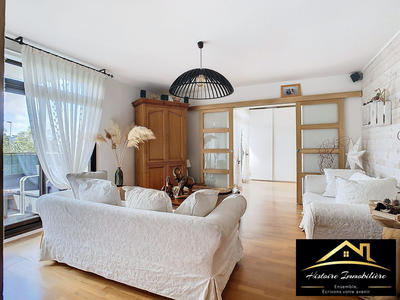 Appartement - 80 m² - 4 pièces