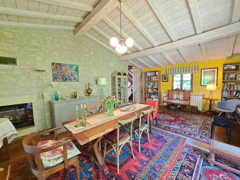 Maison - 283 m² - 10 pièces