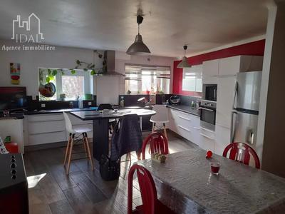 Maison - 223 m² - 10 pièces