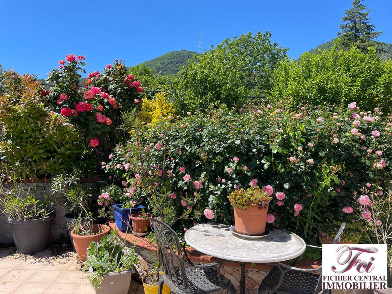 Maison - 212 m² - 6 pièces