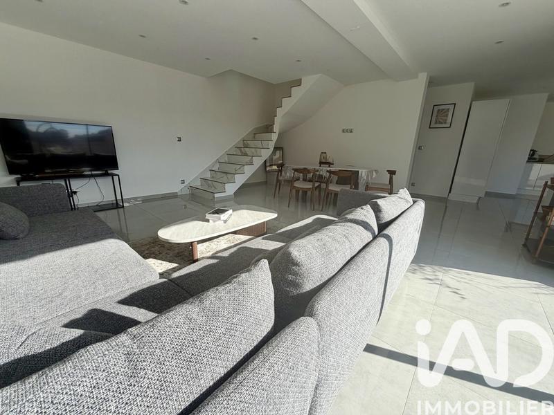 Maison - 111 m² - 4 pièces