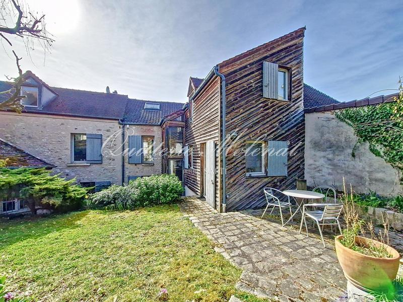 Maison - 177 m² - 8 pièces