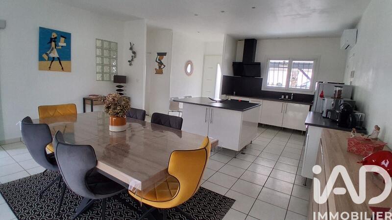 Maison - 98 m² - 5 pièces