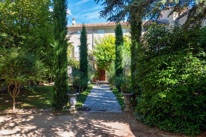 Maison - 310 m² - 10 pièces