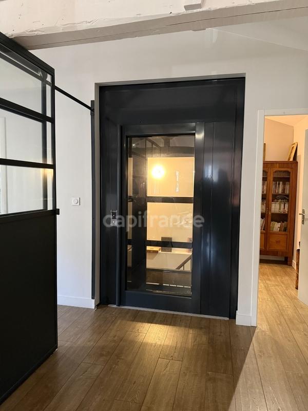Maison - 295 m² - 7 pièces