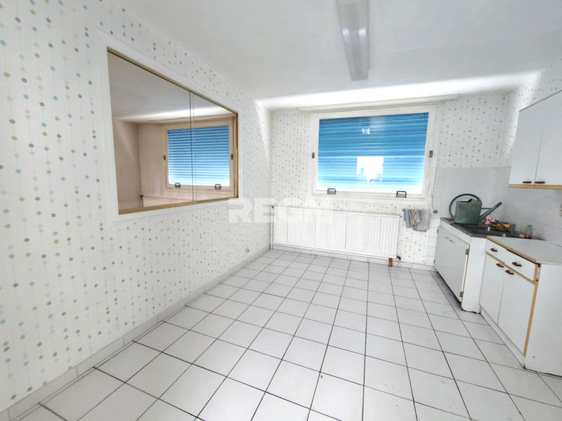 Maison - 200 m² - 7 pièces