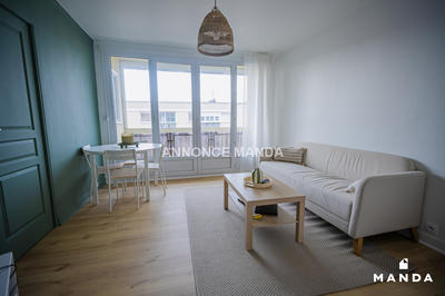 Chambre - 10 m² - 4 pièces