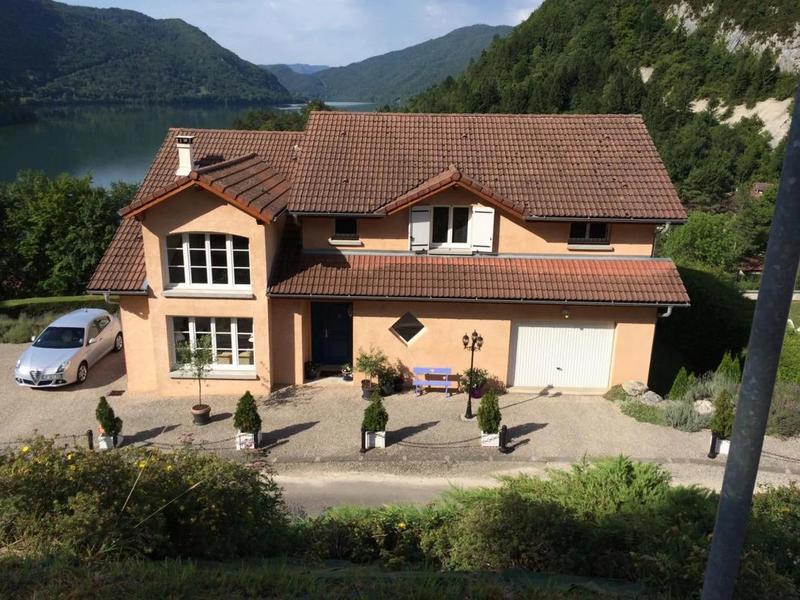 Maison - 286 m² - 9 pièces
