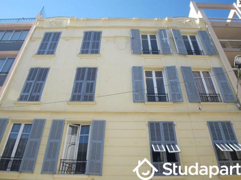 Chambre - 14 m² - 1 pièce