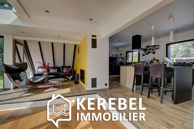 Maison - 230 m² - 7 pièces