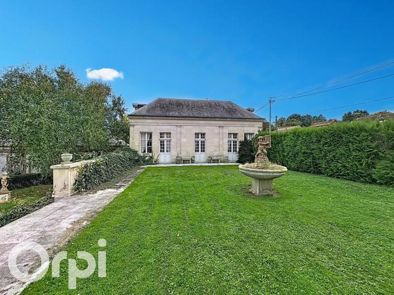 Maison - 246 m² - 7 pièces