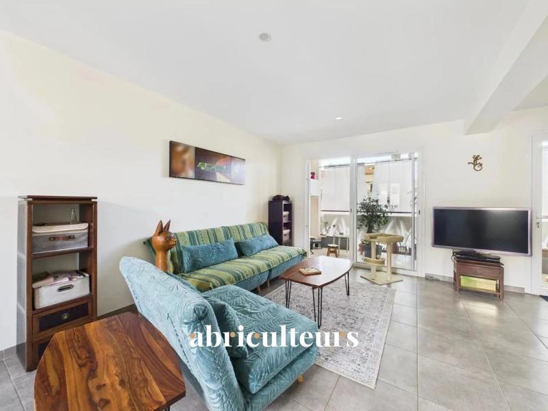 Appartement ancien - 70 m² - 3 pièces