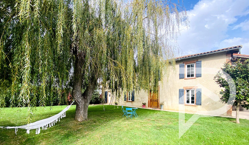 Maison - 215 m² - 8 pièces