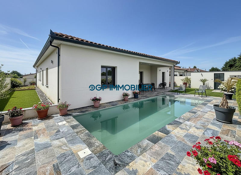 Maison traditionnelle - 152 m² - 6 pièces