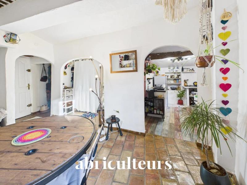 Appartement ancien - 33 m² - 1 pièce