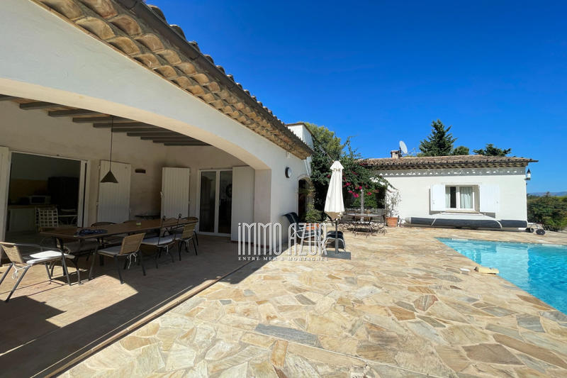 Villa - 200 m² - 6 pièces