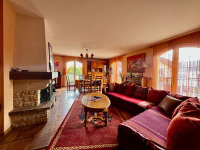 Maison - 196 m² - 9 pièces