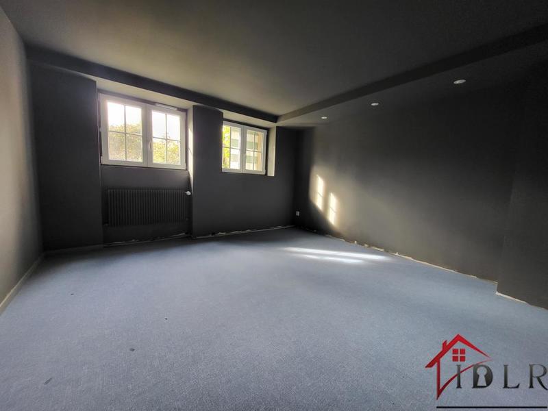 Maison - 234 m² - 8 pièces