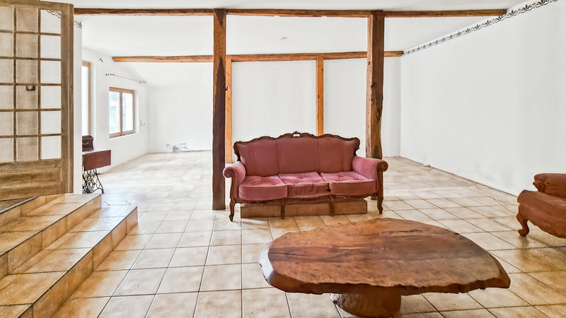 Maison - 242 m² - 9 pièces