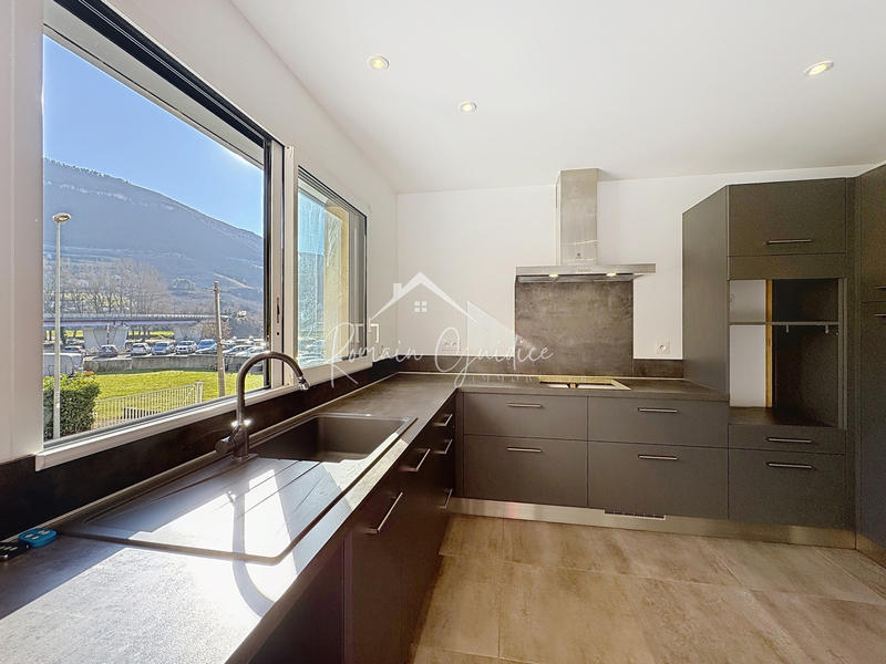 Appartement - 135 m² - 4 pièces