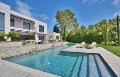 Villa - 250 m² - 7 pièces