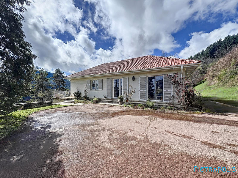 Maison - 185 m² - 7 pièces