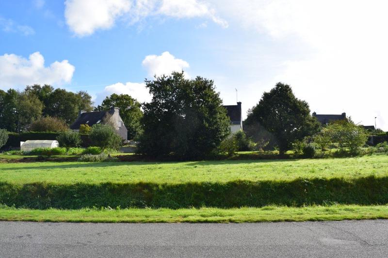 Terrain constructible - 1 827 m²