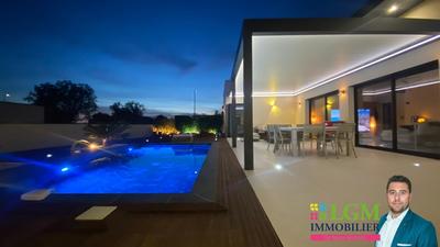 Maison - 211 m² - 5 pièces