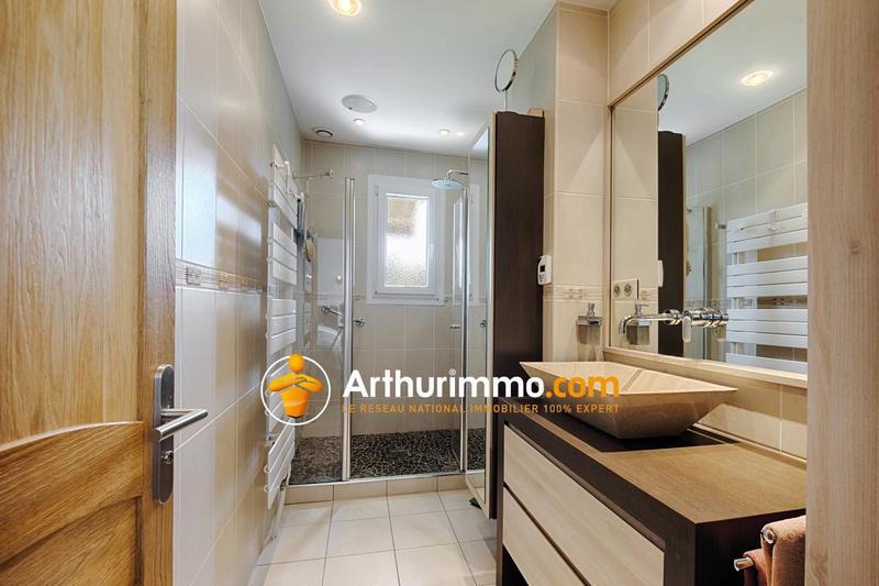 Maison - 181 m² - 6 pièces