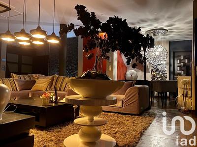 Maison - 308 m² - 9 pièces