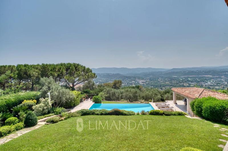 Propriété - 230 m² - 6 pièces