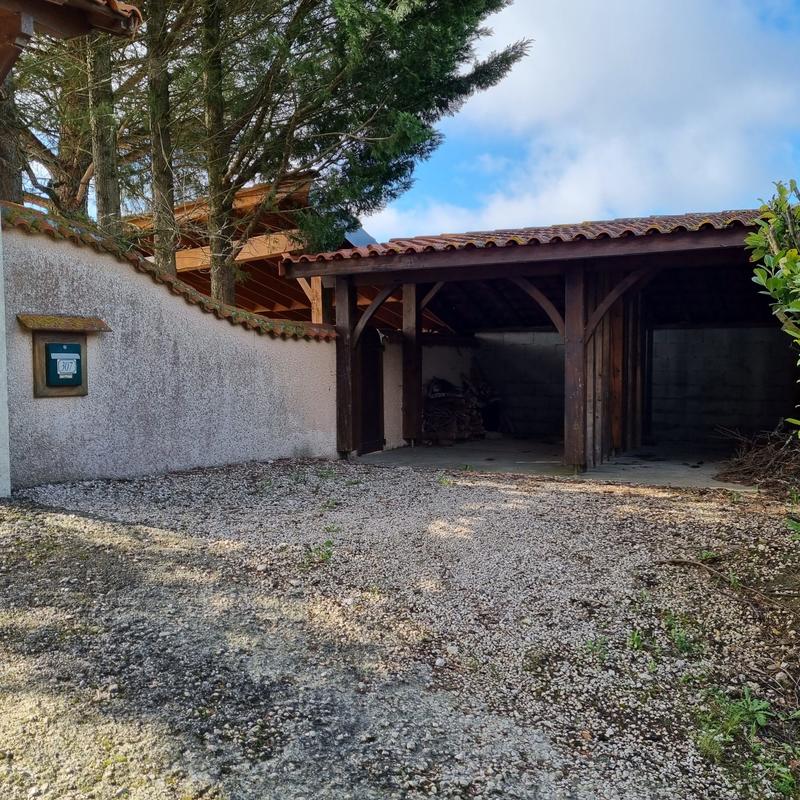 Maison - 300 m² - 9 pièces