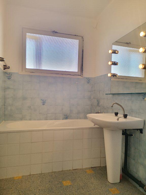 Appartement - 65 m² - 2 pièces