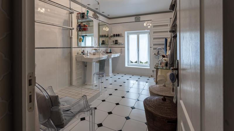 Maison de maîtres - 285 m² - 9 pièces