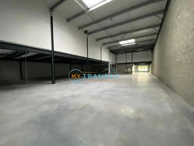 Local d'activités - 1 820 m²