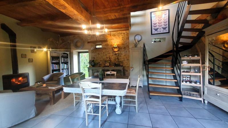 Propriété - 300 m² - 12 pièces