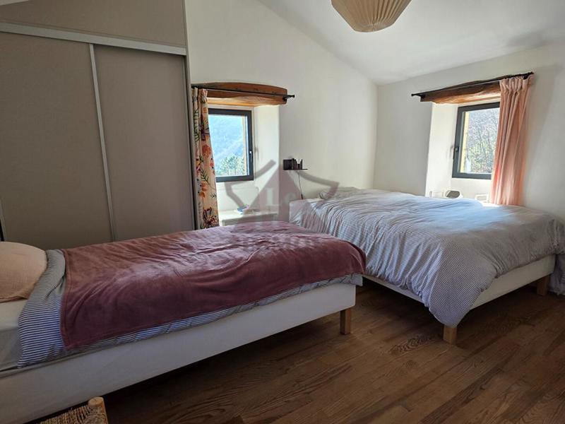 Demeure - 151 m² - 5 pièces