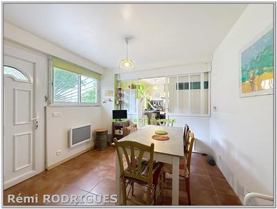 Maison - 165 m² - 10 pièces