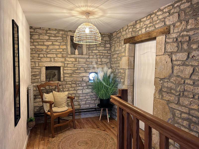 Maison - 242 m² - 5 pièces