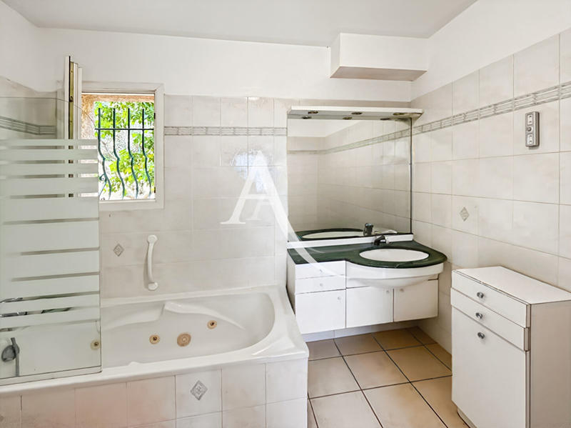 Maison - 98 m² - 4 pièces