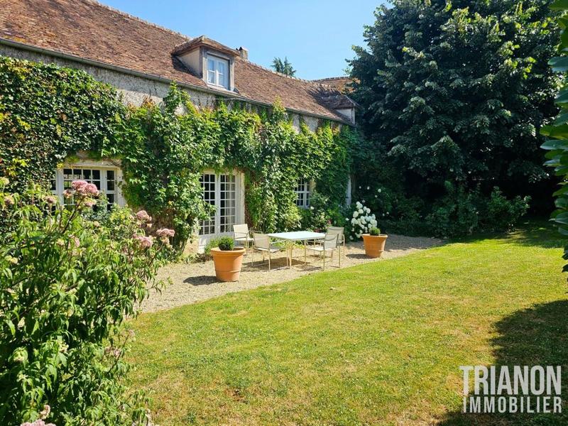 Propriété - 340 m² - 7 pièces