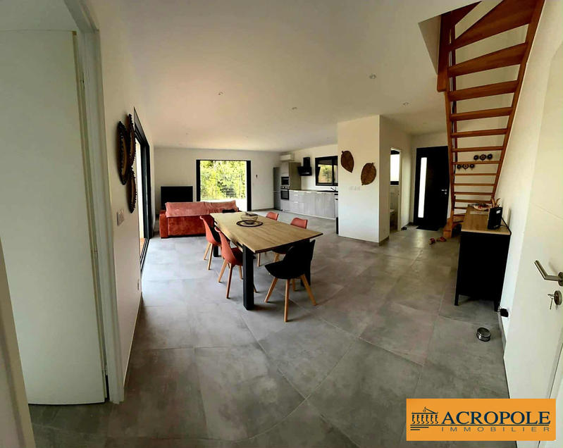 Villa - 95 m² - 4 pièces