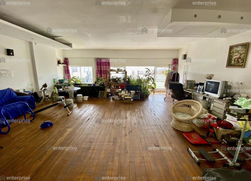 Local commercial - 1 950 m²