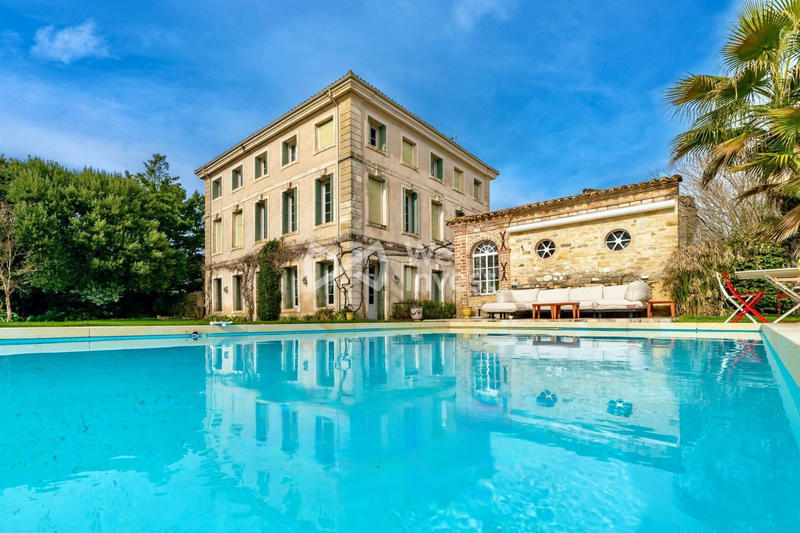 Maison - 484 m² - 16 pièces