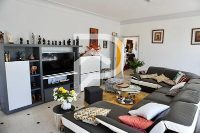 Maison - 181 m² - 7 pièces