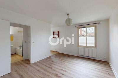 Studio - 28 m² - 1 pièce