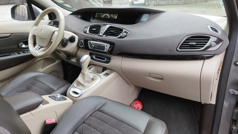 Renault Grand Scénic III 1.5 dCi 110 Edc6 Initiale - Automatique