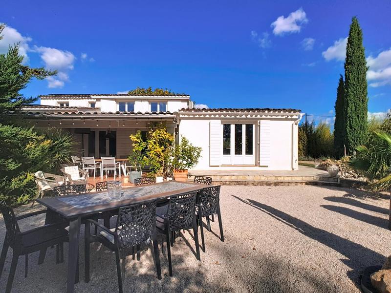 Maison - 267 m² - 8 pièces