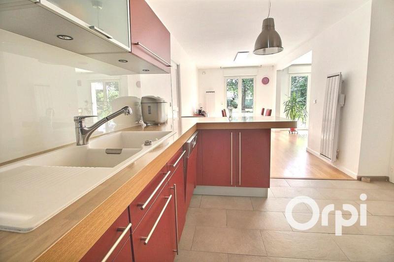 Maison - 137 m² - 6 pièces